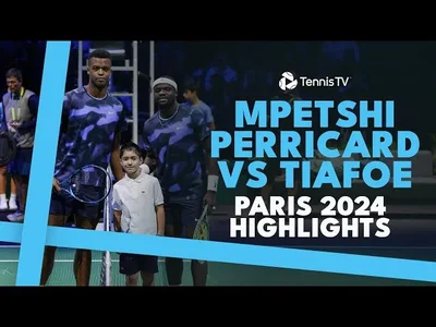 Temps forts du match entre Mpetshi Perricard et Tiafoe au 1er tour à Paris-Bercy