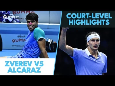 Moments forts de l'énorme bataille entre Zverev et Alcaraz en phase de groupes du ATP Finals (Masters)