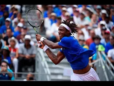 The Shot of the Day from Monfils against Dancevic in Davis Cup