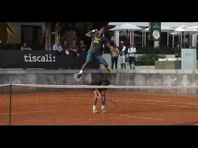 Monfils flying smash at training in Rome