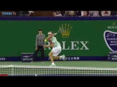 Zverev delivers a huge forehand passing shot against Cilic in Shanghai