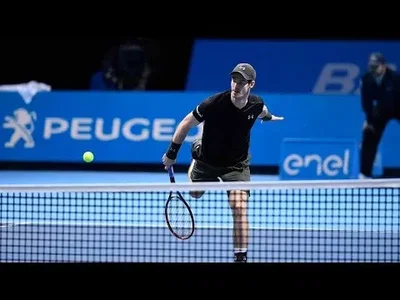The unreal half voley from Murray against Raonic in London