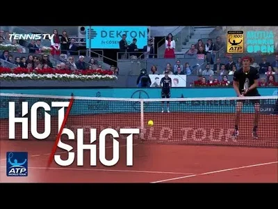 Tremendous reflexe at the net from Zverev against Thiem in Madrid