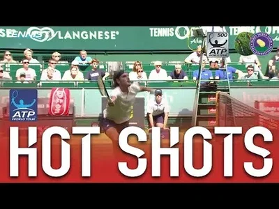 Tsitsipas dives to win the point against Kudla in Halle