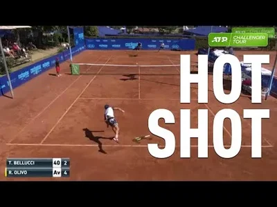 Olivo drops his racquet but still wins the point in Santiago