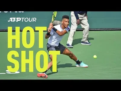 Felix fires fantastic passing shot past Tsitsipas in Indian Wells !