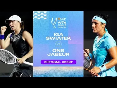 Highlights of Swiatek tennis lesson against Jabeur in 2023 WTA Finals Group Stage