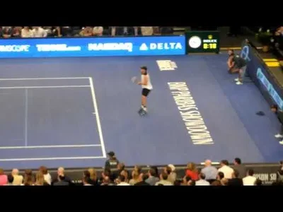 Roddick imitates Nadal while playing Federer at BNP Paribas Showdown 2012