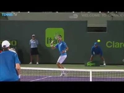 Magic touch from Djokovic against Isner in Miami !