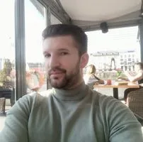 Mariusz J.