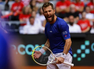 Darcis défend Moutet : « C’est comme ça qu’il fait le show parce que c’est un artiste »