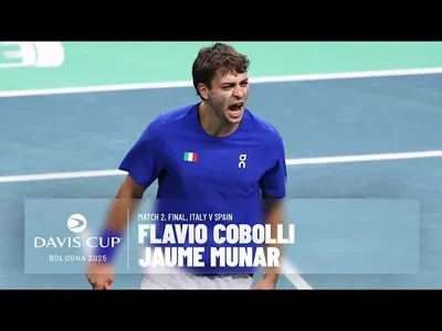 Phénoménal : Cobolli remporte la Coupe Davis pour l'Italie ! Les temps forts de sa victoire sur Munar en finale.
