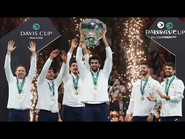 Joie pure pour l'Italie qui a soulevé la Coupe Davis pour la troisième fois consécutive !