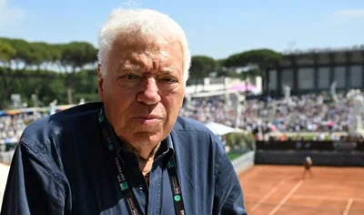 Le tennis italien en deuil : Nicola Pietrangeli, double vainqueur de Roland-Garros, s’est éteint à 92 ans