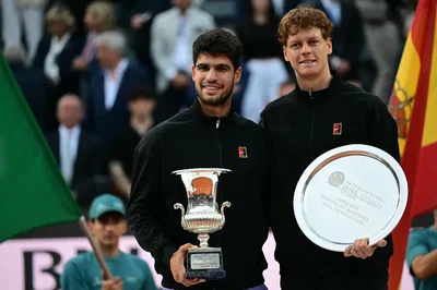 Tennis TV dévoile le meilleur d’Alcaraz–Sinner en 2025 : revivez leurs duels sur le circuit ATP