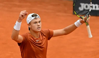 Blessé au tendon d’Achille, Holger Rune impressionne : un retour plus rapide que prévu ?