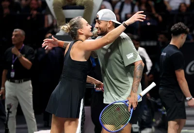 Bataille des Sexes : Kyrgios l’emporte en deux sets face à Sabalenka