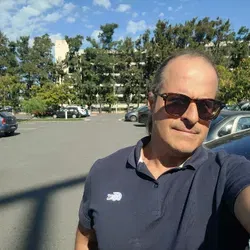 Gaston Leonardo M