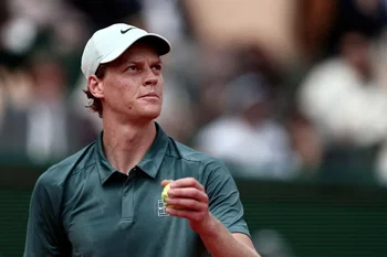 Sinner roi, Tsitsipas s’effondre, Vacherot s’envole : le classement ATP relancé