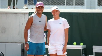 Swiatek : « J’étais vraiment honorée » après ses séances avec Nadal