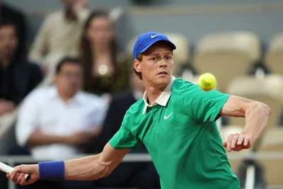 « Pour Sinner, c’est comme Federer en 2009 » — l’analyse de Benoît Maylin après le forfait d’Alcaraz à Roland-Garros
