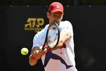 Djokovic monte en puissance à Marbella, mais un indice inquiète