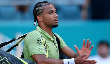 « Il ne fallait pas prendre de risques » : Fils touché à la hanche avant Roland-Garros