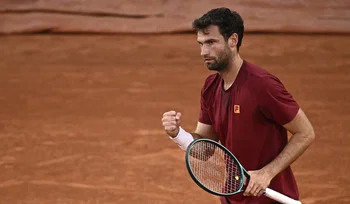 Quentin Halys qualifié en quarts à Bordeaux après l’abandon de Van de Zandschulp