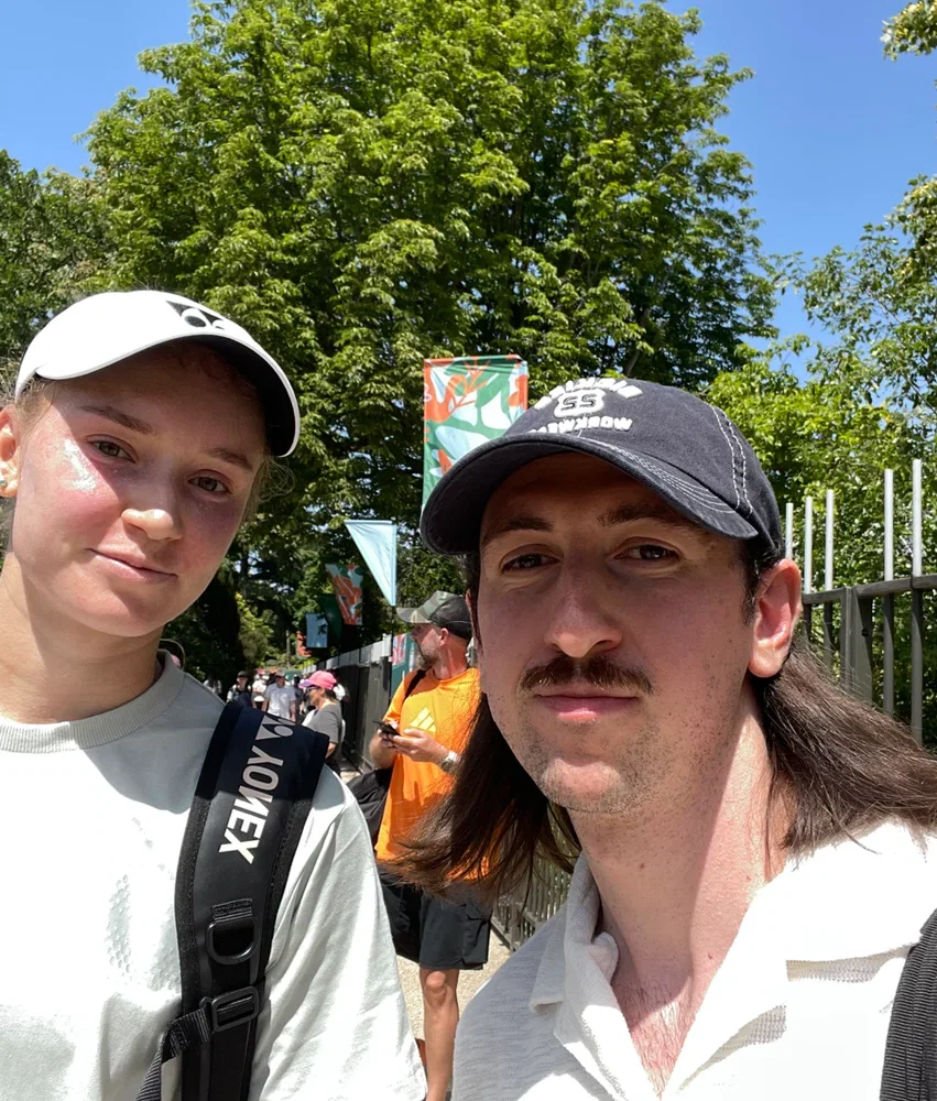 Ma seconde photo avec Elena, c’est fait 🫡