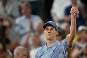 Le favori serein pour son entrée en lice : Sinner écarte Tabur et rejoint le deuxième tour à Roland-Garros