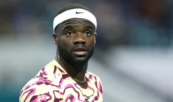 Insolite : Tiafoe arrache un marathon à Roland-Garros… et lance un appel inédit à un fan