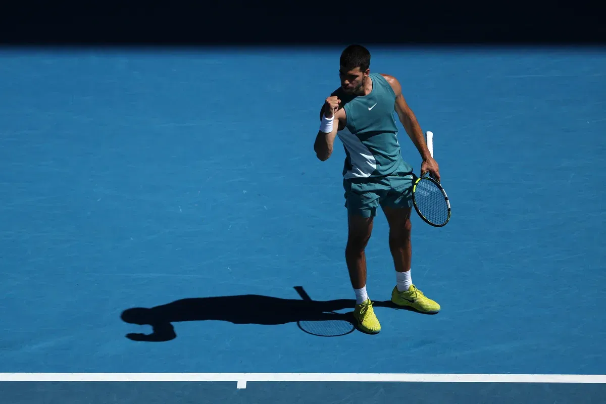 Alcaraz Overpowers De Minaur, Djokovic Eases Neck Concerns in Australian Open Warm-Ups
