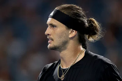 „Myslím, že bychom měli skončit“: Zverev ukončil rozhovor poté, co padla otázka na obvinění z domácího násilí