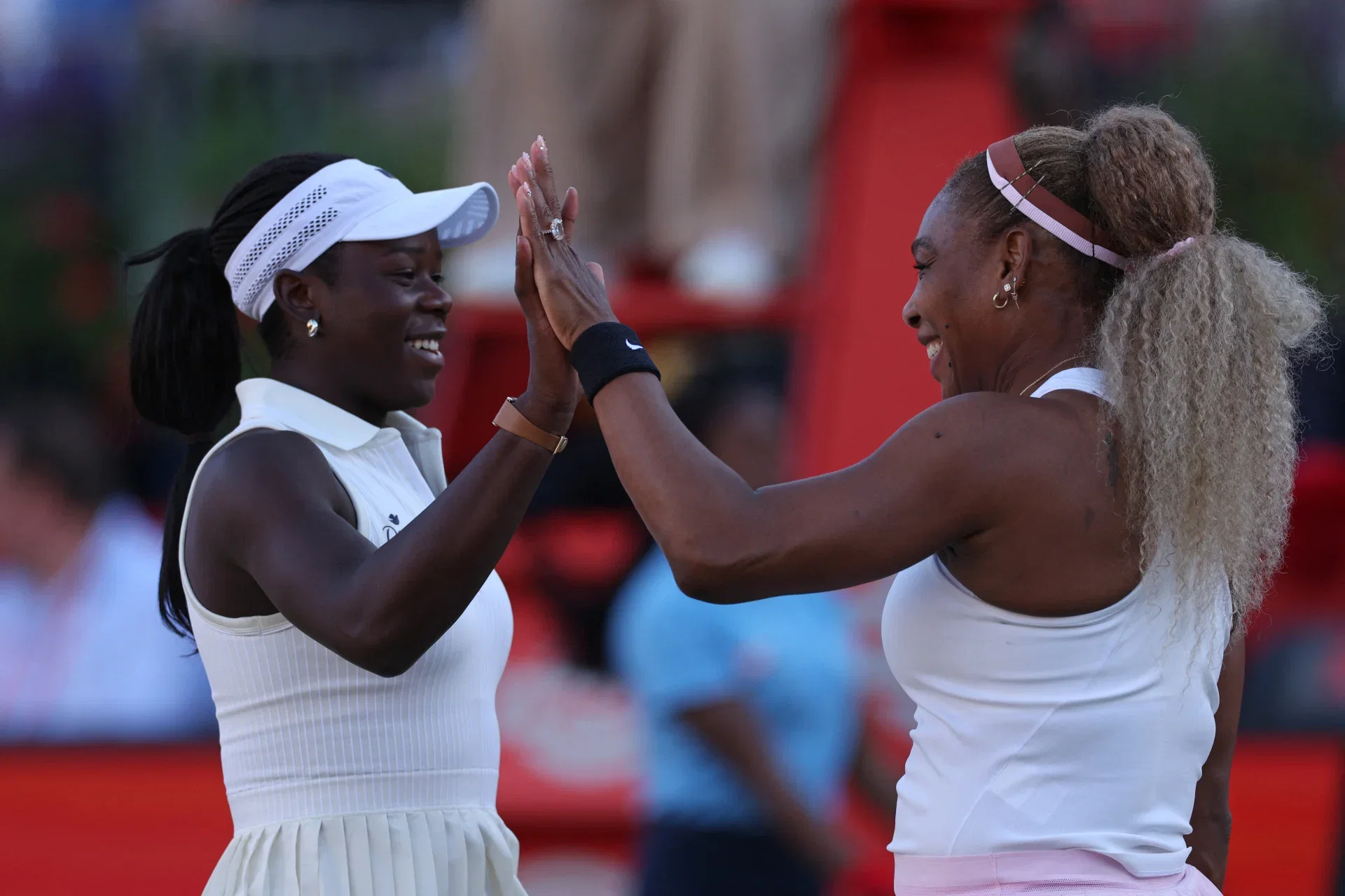 Mboko abandonne après une chute : le retour de Serena Williams au Queen ...