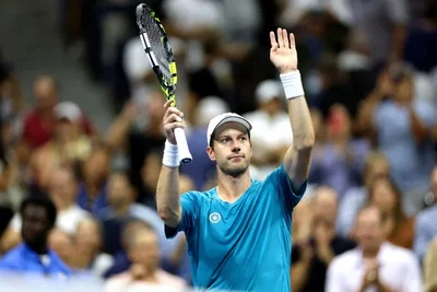 Videó - Az év pontja? Van de Zandschulp pazar tweener-lobja a Queen's-ben