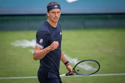 İki tay-brek və 1 saat 58 dəqiqəlik mübarizə: Zverev Halledə yarımfinalda Fritz ilə qarşılaşacaq