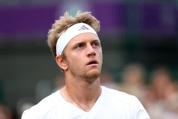 « Je vais passer une IRM » : Davidovich Fokina répond à la polémique née face à Auger-Aliassime