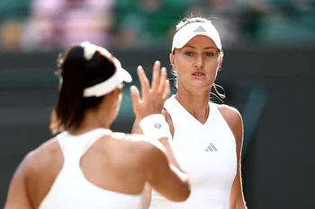 Mladenovic brille toujours en double : la Française vise un premier sacre à Wimbledon dimanche