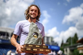 Djokovič, Nadal, Federer... Po titulu v Gstaadu Tsitsipas stoupá v prestižním žebříčku