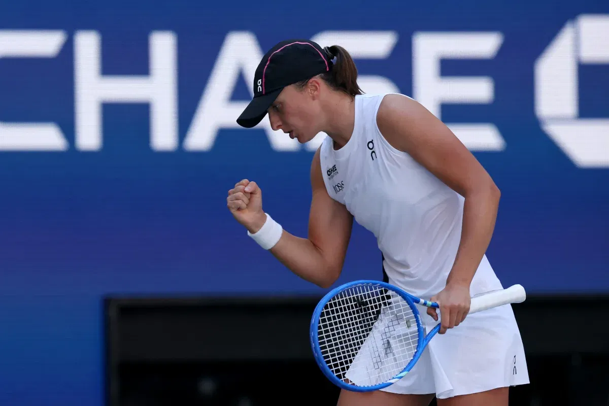 Australian Open: Swiatek Fights Back from 1-3 Deficit to Beat Bouzkova, Advances to Third Round