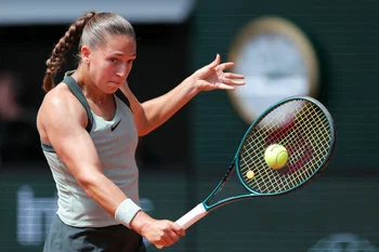 Diane Parry, set və breyk geridə olmasına baxmayaraq Loïs Boisson'u devirdi və Cincinnati 1/8 finalına yüksəldi