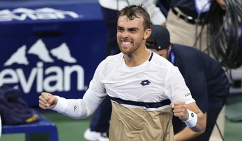 Benjamin Bonzi se před US Open blýskl: ve Winston-Salemu si zahraje semifinále