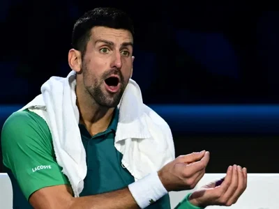 Vidéo - Djokovic frôle la disqualification à l’Open d’Australie après un geste de frustration