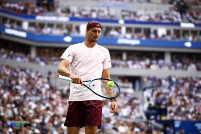 Quatre services en deux minutes : le rituel de Zverev fait encore polémique en finale de l'US Open