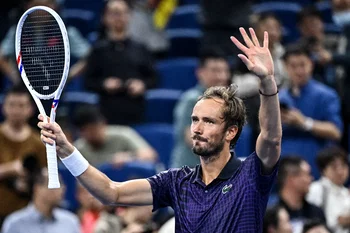 Medvedev se hisse en finale à Hangzhou et retrouvera Rublev pour le titre