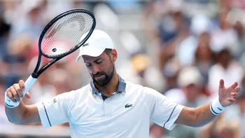 Djokovic v Pekingu opět fyzicky trápil: sekvence, která vyvolává otázky