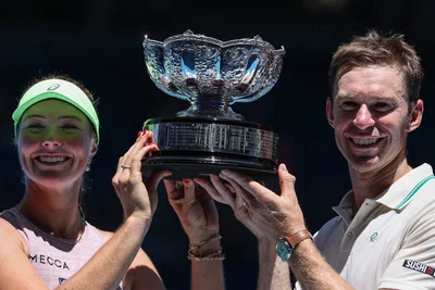 Open d’Australie : Mladenovic et Guinard s’inclinent face à Gadecki et Peers en finale du double mixte