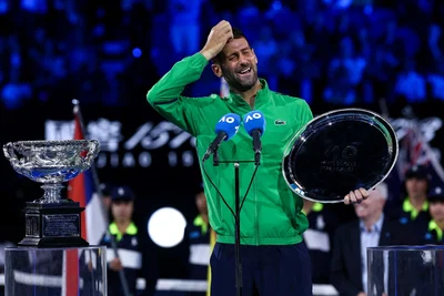 « Je ne pensais pas que j'allais me retrouver devant vous à nouveau », les premiers mots de Djokovic après sa défaite en finale de l'Open d'Australie 