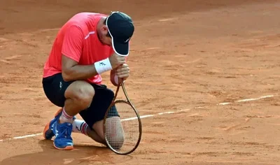 Grosse frayeur pour Lajovic : le Serbe blessé à la tête et transporté à l’hôpital après son match de Coupe Davis