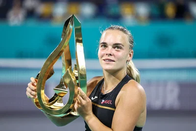 Sensation à Abu Dhabi : Bejlek domine Alexandrova et décroche son tout premier titre sur le circuit WTA